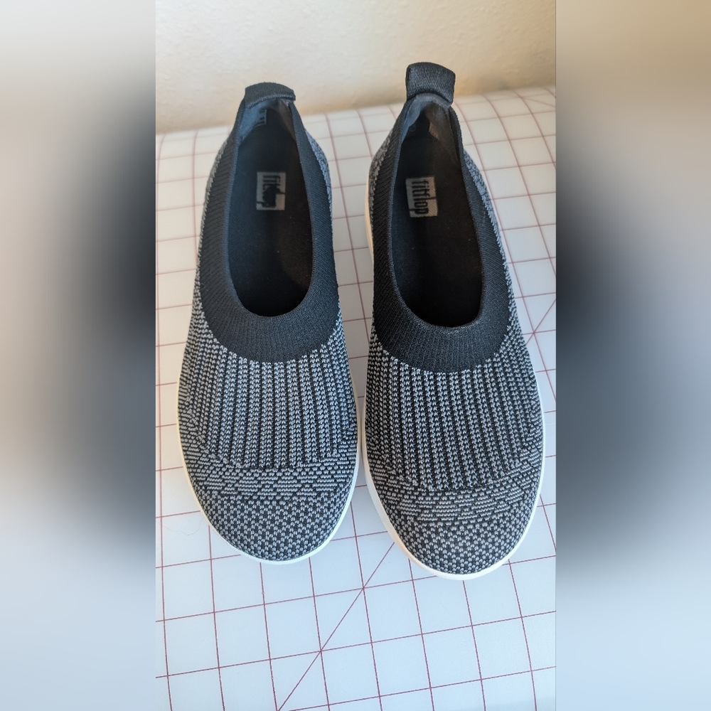 Fit flops size 7.5 never worn